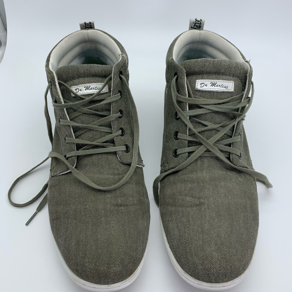 DR MARTENS Maleke shoes green canvas Sz. 12.